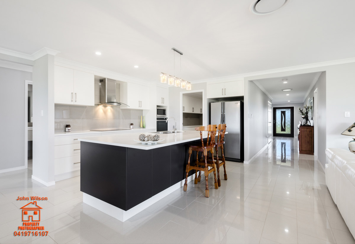 7 Serena Crt Biloela Qld 4715 - Quality home for sale - Best presented house in region.